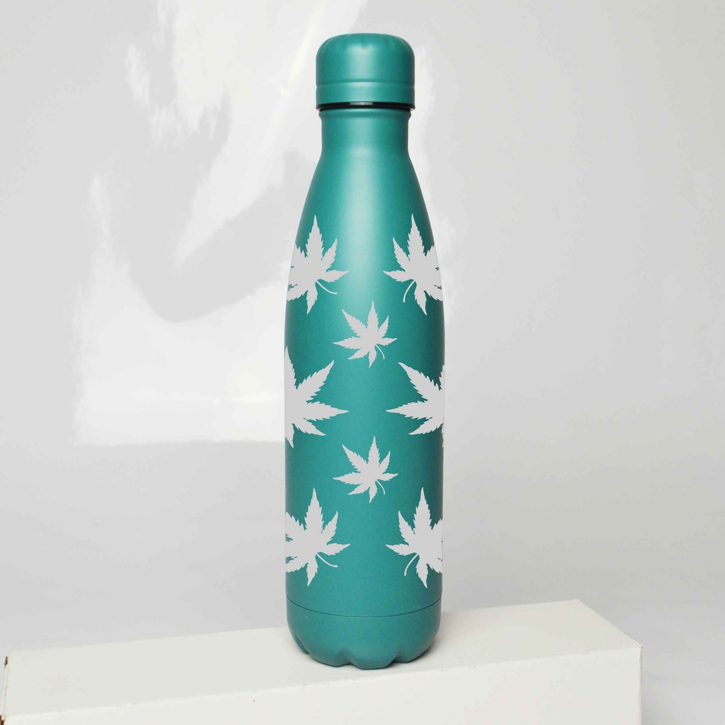 Cannabis Leaf Stainless Steel Thermos Bottle – 500ml BPA-Free Insulated Flask